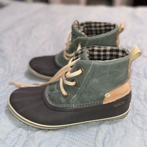 Sperry boots
